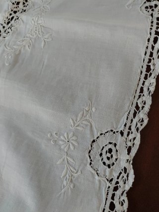 Tovaglietta Cantù a mano cm85x85