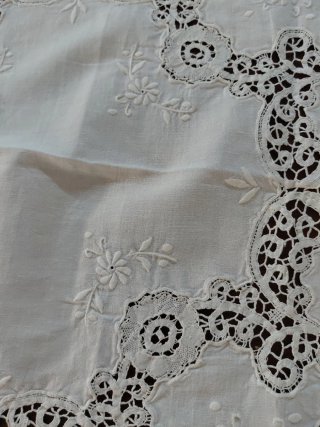 Tovaglietta Cantù a mano cm85x85