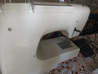 Máquina de coser Lervia