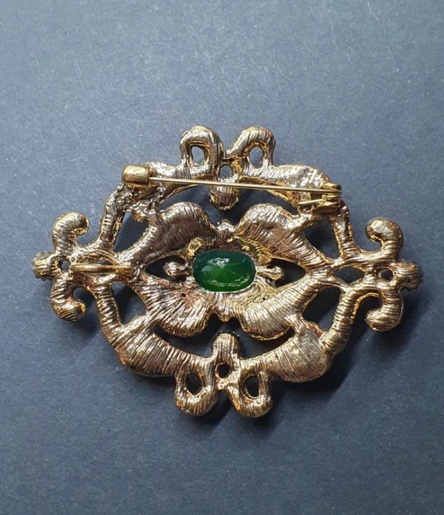 Broche y colgante, estilo barocco revival.
