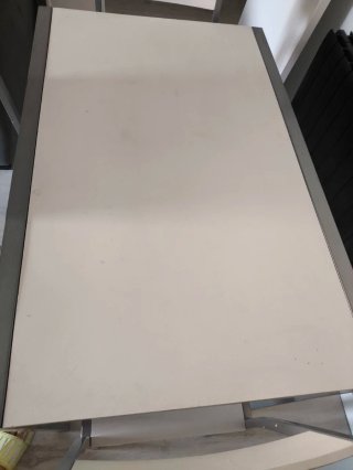 Mesa y 3 Sillas Comedor
