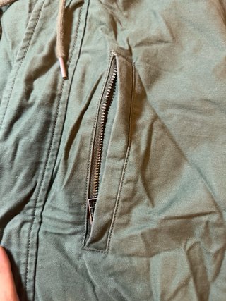 Parka Levi's estilo militar verde