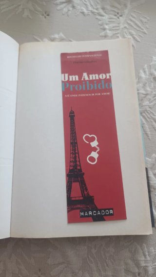 Um Amor Proibido (Portuguese Edition)