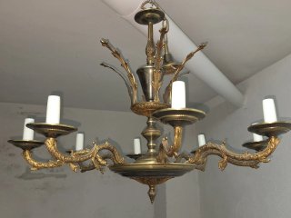 LAMPARA ANTIGUA DE ESTILO CLASICO.