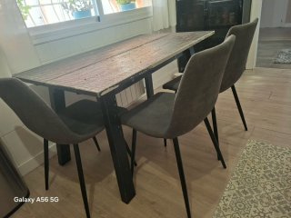 Mesa y 4 Sillas Comedor