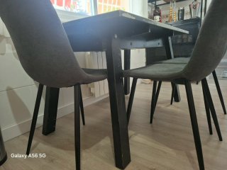 Mesa y 4 Sillas Comedor