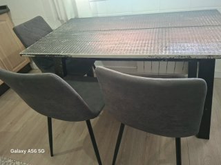 Mesa y 4 Sillas Comedor