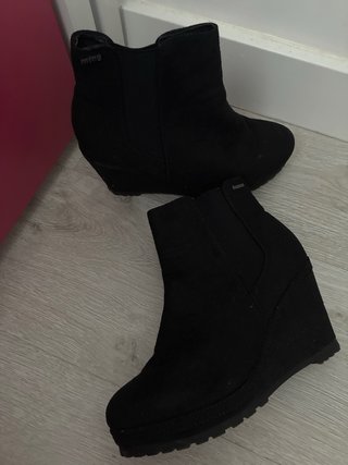 Botines negros de cuña