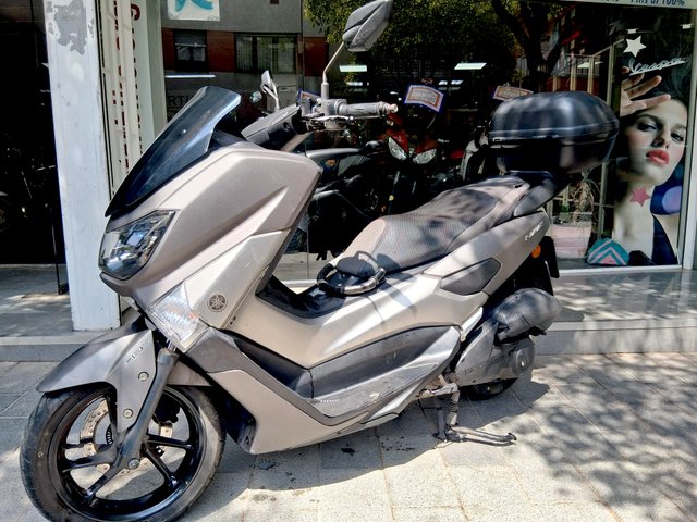 Yamaha N-MAX 125 Scooter