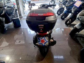 Yamaha N-MAX 125 Scooter