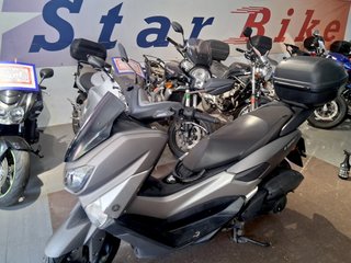 Yamaha N-MAX 125 Scooter