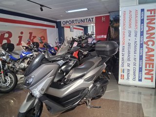 Yamaha N-MAX 125 Scooter