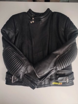 Chaqueta de cuero Garibaldi Negra talla 56.