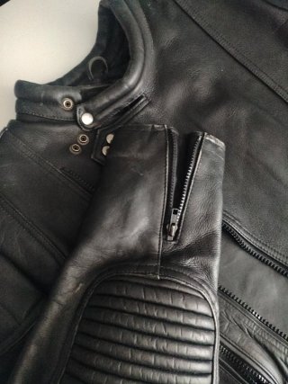 Chaqueta de cuero Garibaldi Negra talla 56.