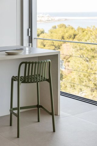 Taburete Alto Wendell 75 cm Apilable Verde
