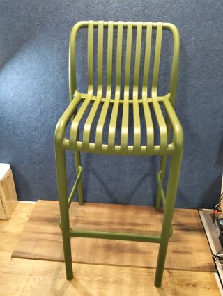Taburete Alto Wendell 75 cm Apilable Verde