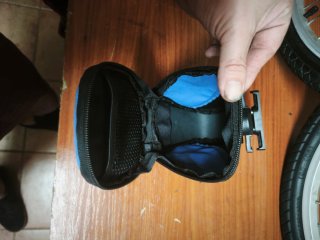 Bolsa sillín Crivit azul y negra
