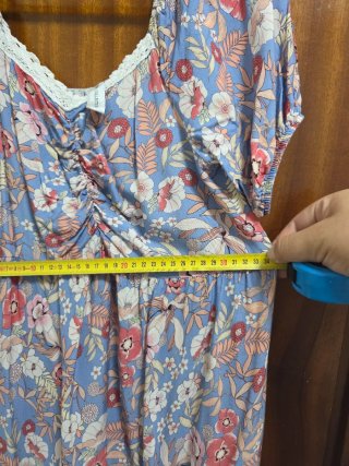 Vestido floral azul y rosa