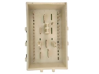 CAJA RELES / FUSIBLES FORD FOCUS BERLINA (CAP) 4M