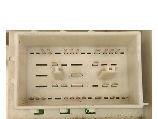 CAJA RELES / FUSIBLES FORD FOCUS BERLINA (CAP) 4M