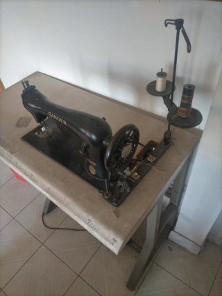 Máquina de coser Singer antigua