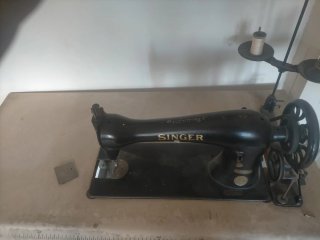 Máquina de coser Singer antigua