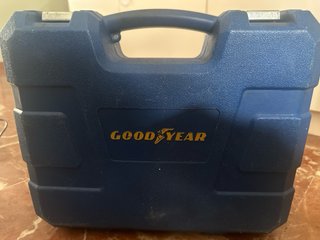 Taladro Goodyear 900W con maletín