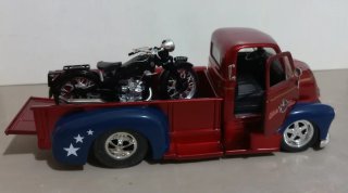 Camioneta Chevrolet Wonder Woman + Moto