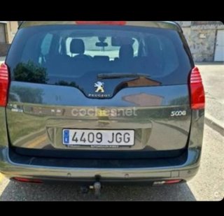 Peugeot 5008 2015