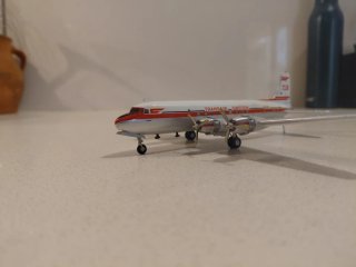 Maqueta AviónDC6 de Transair Sweden