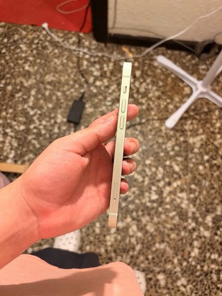iPhone 12 128GB Libre + Cargador