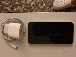 iPhone 12 128GB Libre + Cargador