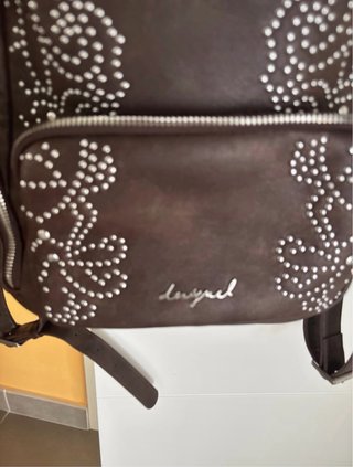 Mochila Desigual Marrón con Tachuelas