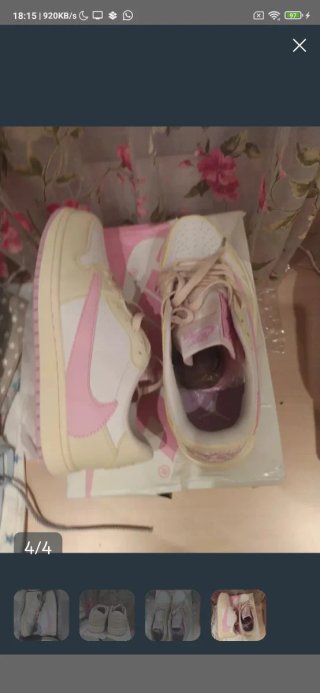 Travis Scott Beige/Rosa Zapatillas