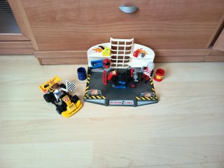 Taller Mecánico Playmobil con Coche y Figura