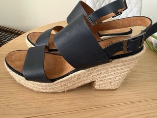 Sandalias de cuero negra,talla 39