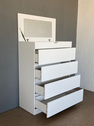 Nueva oferta! Comoda blanca 4 cajones + espejo