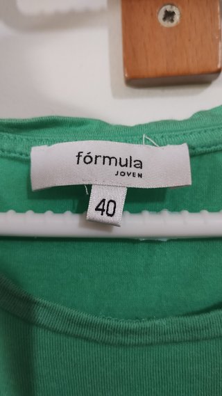 Camiseta verde con volantes talla 40