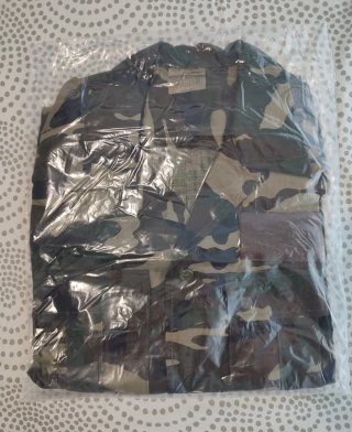 Chaqueta militar camuflaje manga corta