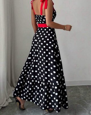 Vestido de lunares negro y rojo