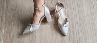 Zapatos de fiesta mujer tacón beige y pedrería