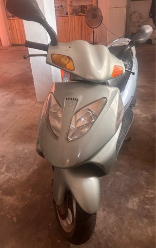 Daelim NS125 III Scooter Plata
