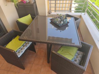 Mesa y Sillas Exterior Ratán