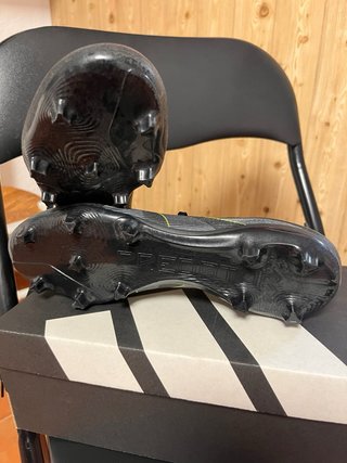 Botas de tacos Adidas Predator Negras y Amarillas