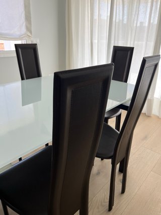 Mesa Calligaris y 8 Sillas Piel