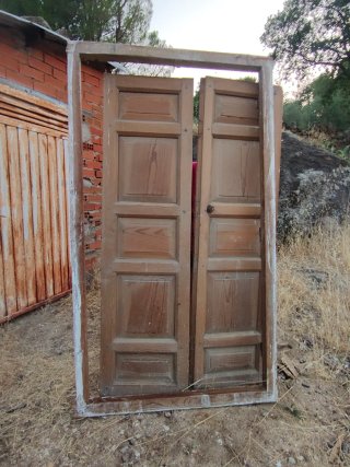 Puerta madera antigua +100 años