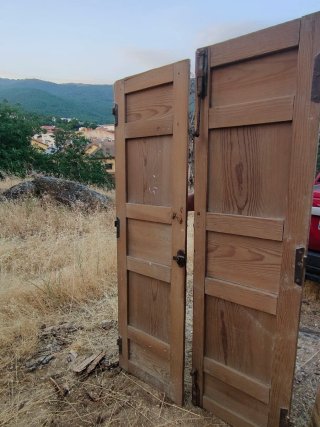 Puerta madera antigua +100 años
