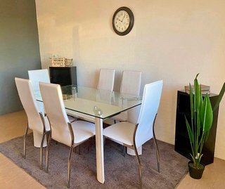 Nuevo comedor elegante con 6 sillas