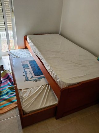 Cama de solteiro dupla
