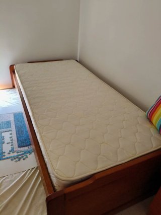 Cama de solteiro dupla